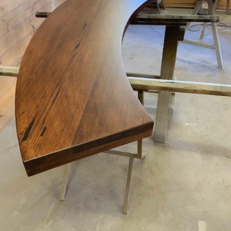 curved bar top